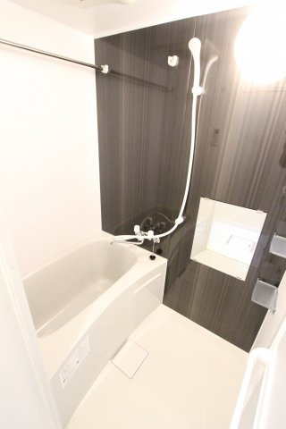 ユナイト石川町ジョルジーニョの浴室|※同タイプ参考写真になります。