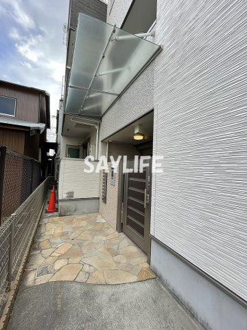 フジパレス高井田西Ⅱ番館のエントランス