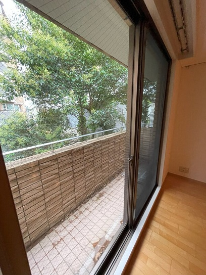 港区西麻布４丁目の賃貸マンションのバルコニー