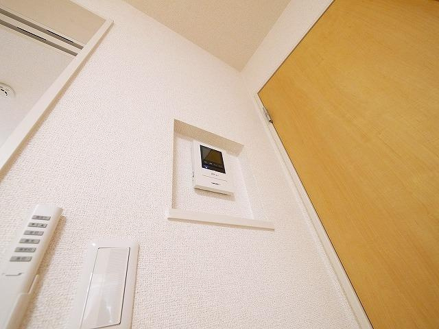 フォンテーヌ　Ｎ-Ⅵのエントランス|モニター付きインターホン完備