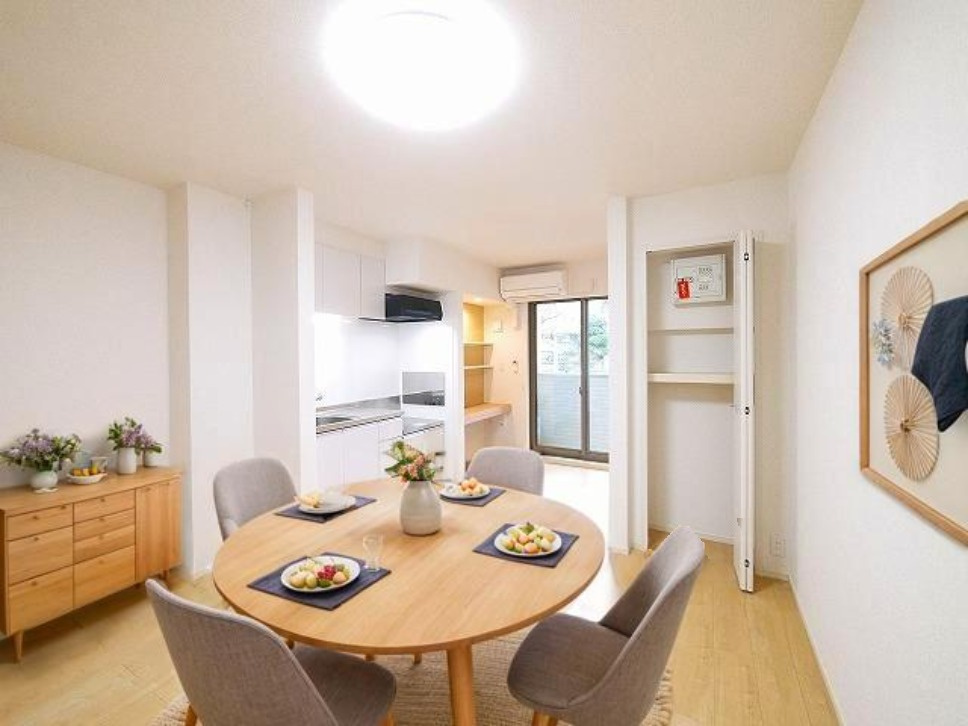 フォンテーヌ　Ｎ－Ⅵの居間・リビング|CGで家具等を配置したもので家具等は含まれません