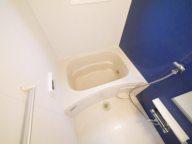 フォンテーヌ　Ｎ－Ⅵの浴室|日々の疲れを癒すお風呂付です