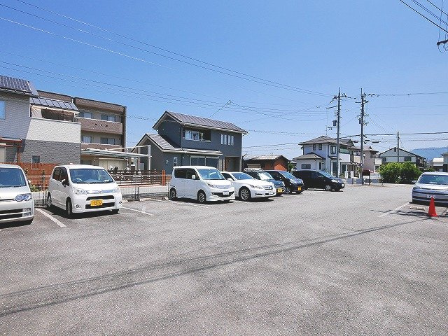 アルカディアＡ・Ｂの駐車場