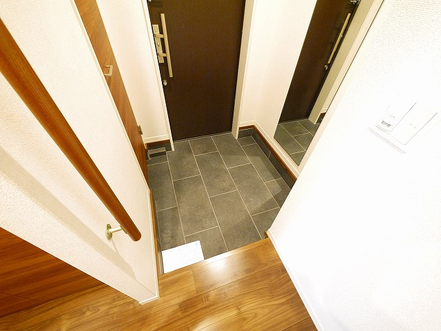 シャーメゾン　グランデ　北郡山の玄関|収納もある玄関です