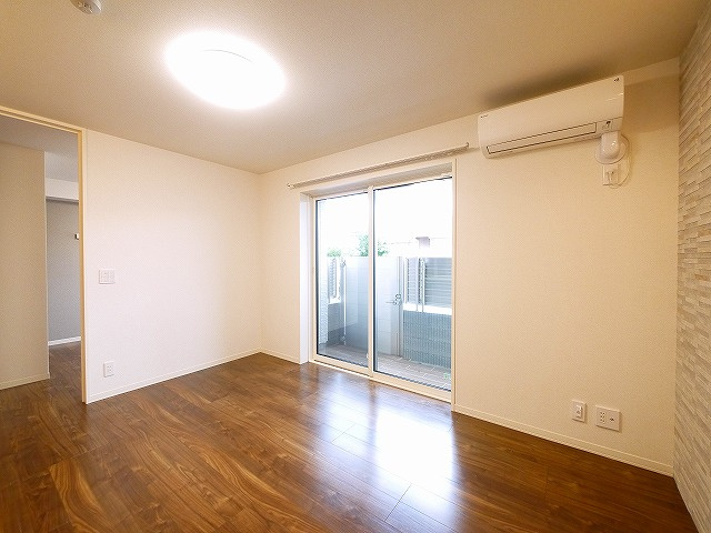 シャーメゾン　グランデ　北郡山の居間・リビング|こちらのリビングで趣味の時間をお楽しみください