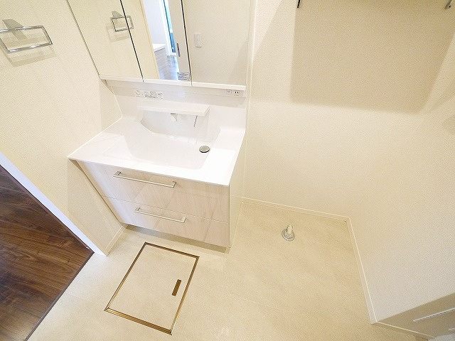 シャーメゾン　グランデ　北郡山の洗面所|明るい洗面所です