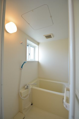 【浴室】 | シティパレスフォンテーヌD棟 | コンパクトで使いやすいお風呂です