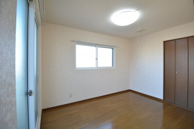 【洋室】 | シティパレスフォンテーヌD棟 | 個人の部屋や寝室として使える洋室です(ベランダ側)