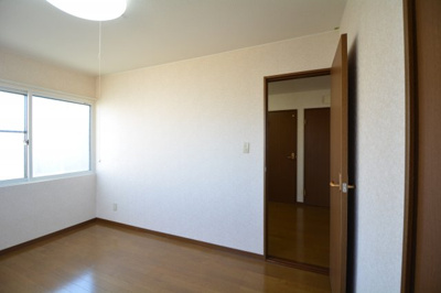 【洋室】 | シティパレスフォンテーヌD棟 | 広々とした洋室です(南側)