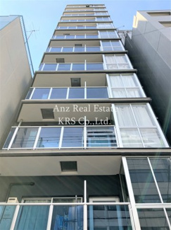【外観】 | クリアガラスがスタイリッシュな外観のマンションです♪