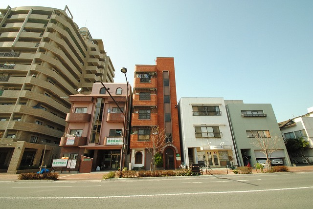 西田産業第5ビルの外観
