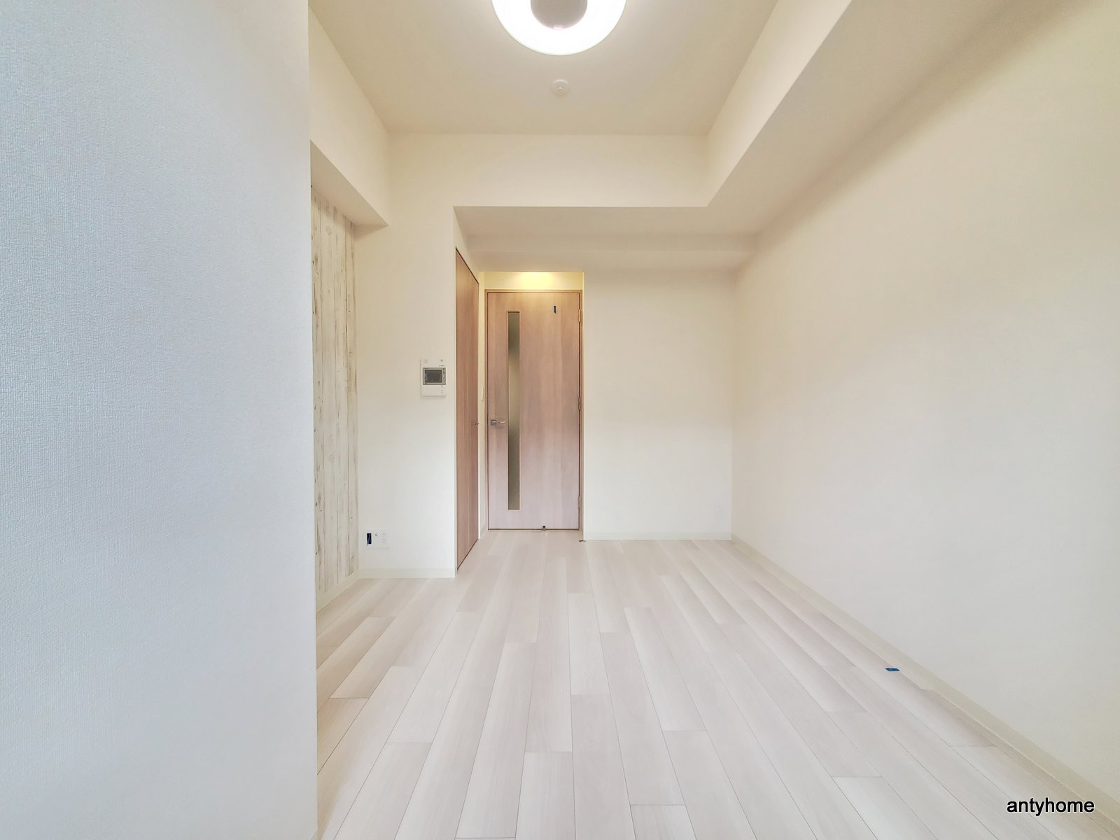 プレサンス福島吉野ミナージ 仲介手数料無料の洋室