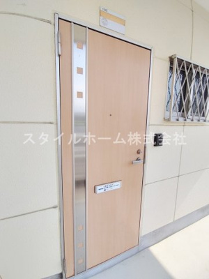 【玄関】 | ライフインビーサークル | 別部屋写真です。