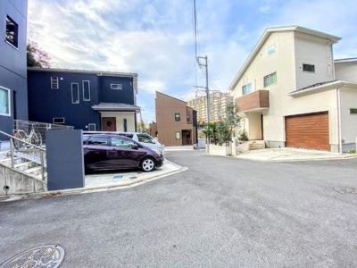 【前面道路含む現地写真】 | 藤沢市稲荷１丁目　新築一戸建