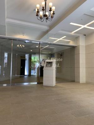 【ロビー】 | レジュールアッシュ心斎橋LUXE | 広々空間のロビー！綺麗で心地よいですね♪