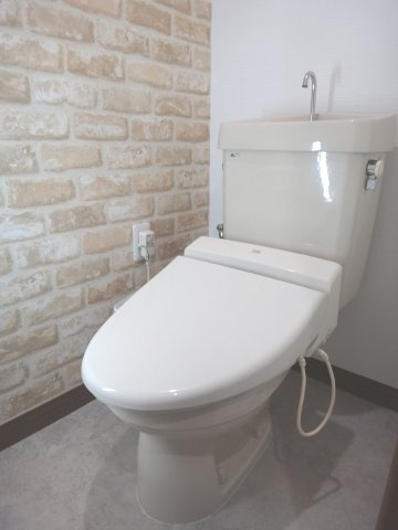 ラフィーネ出水のトイレ|落ち着いた色調のトイレです