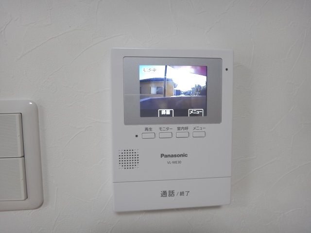 ラフィーネ出水の設備|カラーモニター付きインターホーンで安心