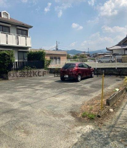 コスモハイツ柳瀬の駐車場|駐車場に車を止められます