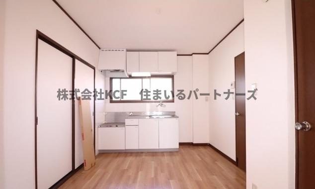 コスモハイツ柳瀬の居間・リビング|こちらの居間で趣味の時間をお楽しみください