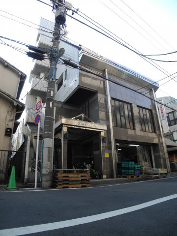 トーシン・プラネット新宿の外観