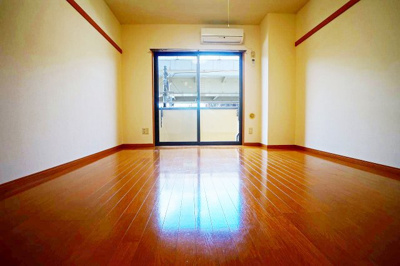 【居間・リビング】 | リバティ | ８帖の洋室