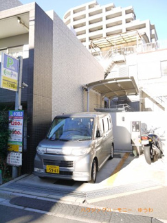 【駐車場】
