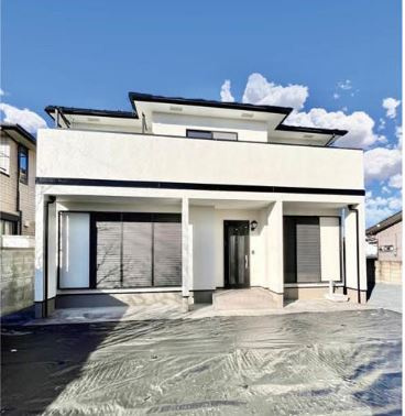 神川町八日市　中古1490の外観|ナチュラルで飽きの来ないデザインは流行に左右されない家の形です。外構も綺麗に仕上がっています(^▽^)/
