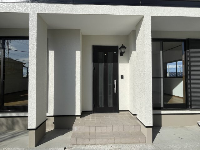 神川町八日市　中古1490の外観|玄関ポーチです。