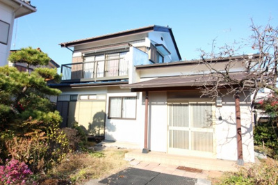 【外観】 | 太田市西矢島町　中古戸建 | 南側接道の陽当り良好な5DK中古戸建☆