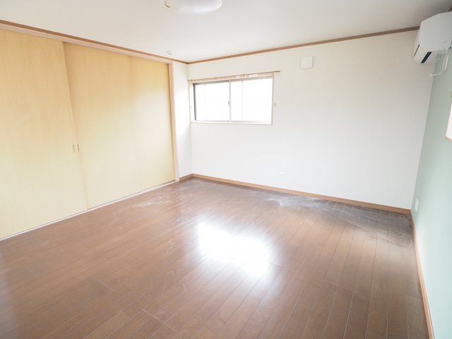 野田市木間ケ瀬　中古戸建　令和3年築の子供部屋|9帖の洋室です。