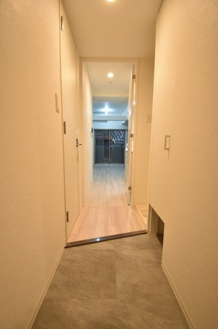 セレニテ中崎町リアンの玄関