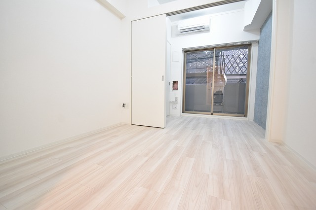 セレニテ中崎町リアンの居間・リビング