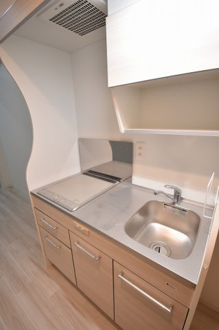 セレニテ中崎町リアンのキッチン