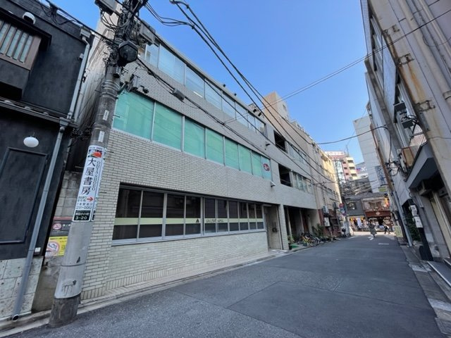 越後屋ビルの外観