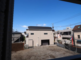 【展望】 | 駅徒歩3分ながら周辺は落ち着いた雰囲気です。