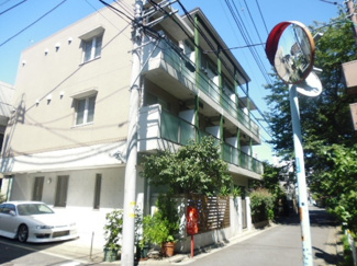 【外観】 | 鉄筋コンクリート造のがっしりした建物。