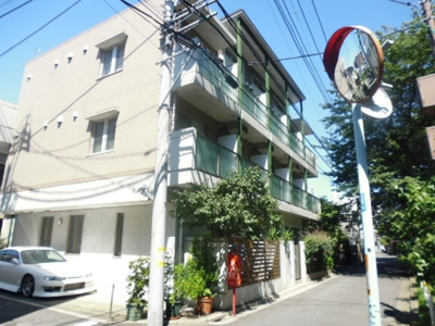 【外観】 | コテパルク | 鉄筋コンクリート造のがっしりした建物。