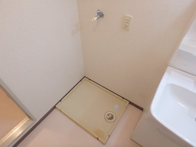 【設備】 | グロリオーサ甲東 | 防水パン付き室内洗濯機置場