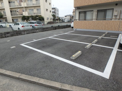 【駐車場】 | グロリオーサ甲東 | 駐車場空きあります