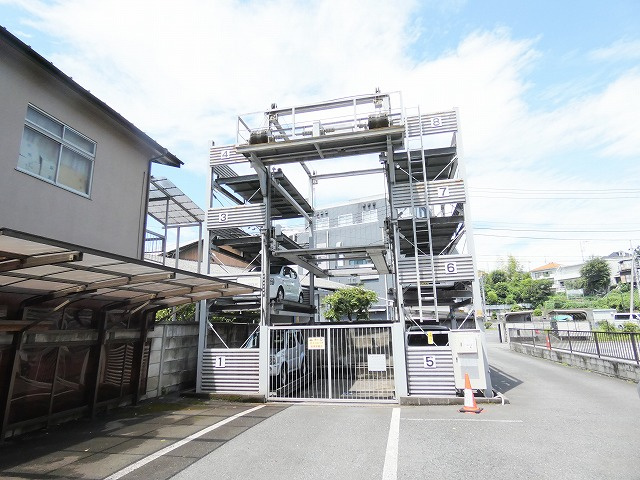 グローイングシティー大和田の駐車場