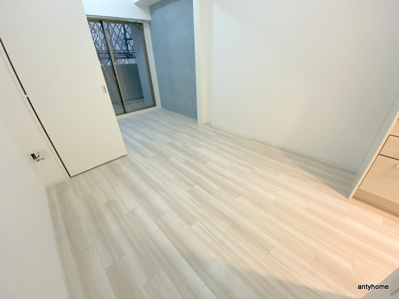 セレニテ中崎町リアン　仲介手数料無料の洋室