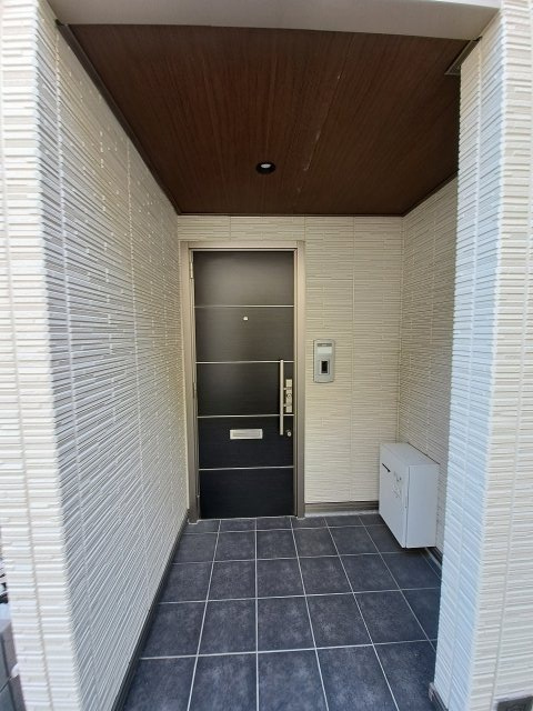 プレミアムコート甲子園のエントランス