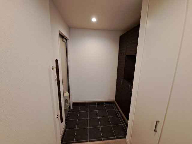 プレミアムコート甲子園の玄関