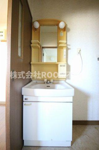 ラインマンション3の独立洗面台|独立洗面台、朝の身支度には欠かせません