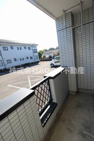 ラインマンション3のバルコニー|陽当たり良好なバルコニーです