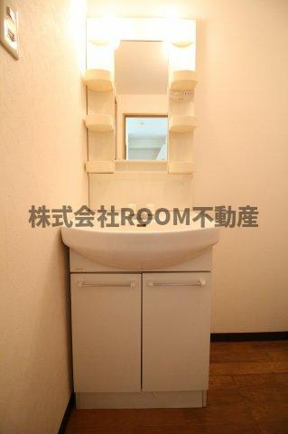 センチュリー21金田　E棟の独立洗面台|独立洗面台、朝の身支度には欠かせません