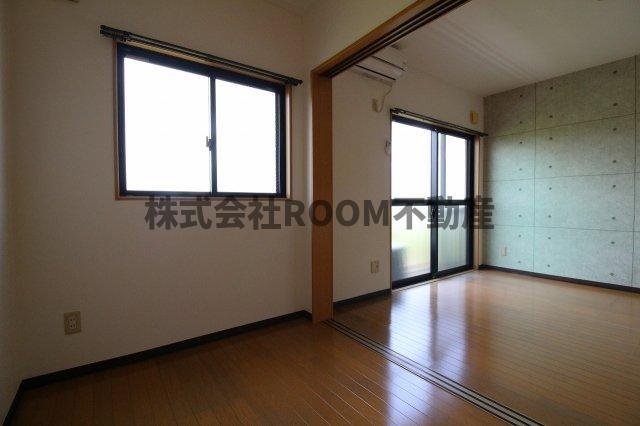 センチュリー21金田　E棟の居間・リビング|ゆったりとしたリビングです