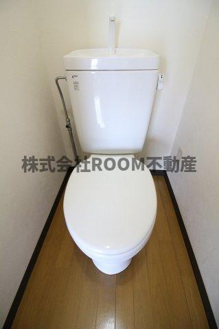 センチュリー21金田　E棟のトイレ|落ち着いた色調のトイレです