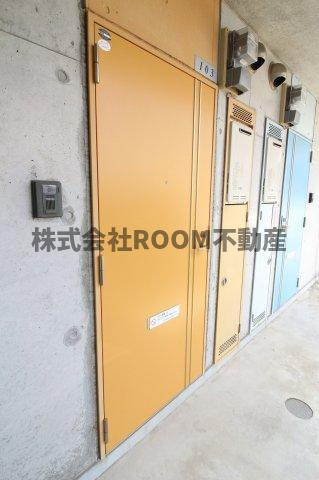 センチュリー21金田　E棟の玄関|きれいな玄関です