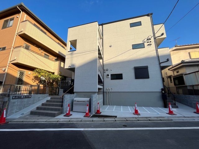 PINE　TREEの外観